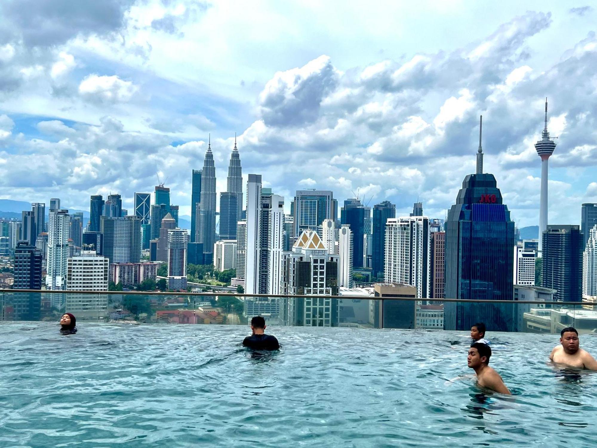 Regalia Service Suites Klcc Skypool Kuala Lumpur Esterno foto