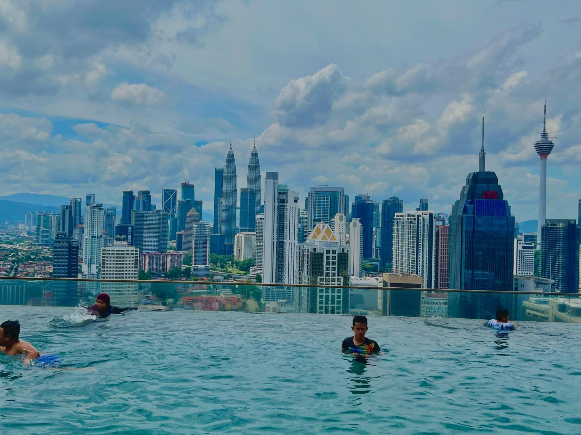 Regalia Service Suites Klcc Skypool Kuala Lumpur Esterno foto